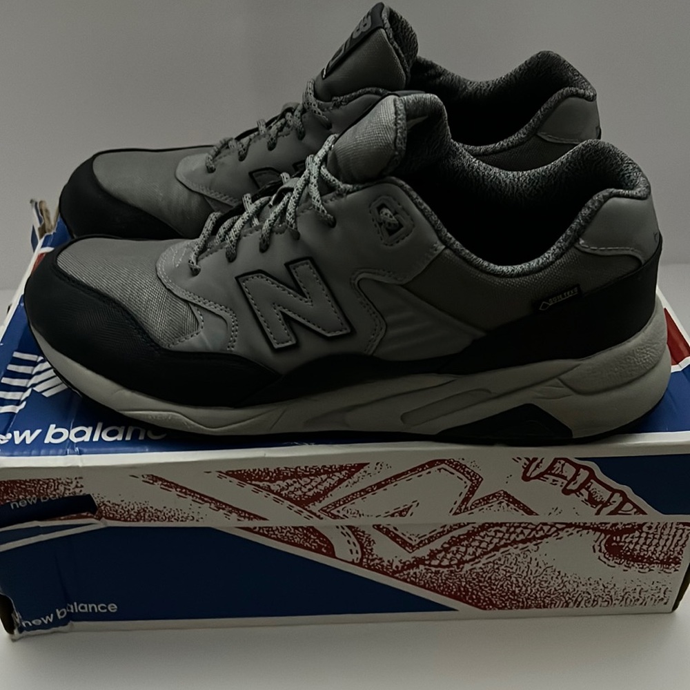 NEW BALANCE 580 goretex finish shoe